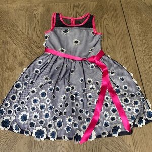 Little angels dress size 6